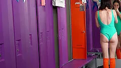 Lustful Qualin pleasuring her cunt while alone in the locker room