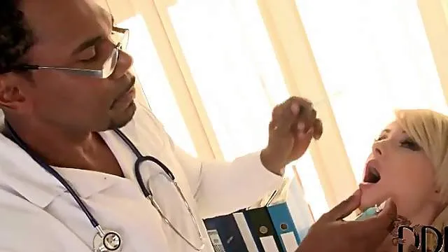 Doctor examines curvy blonde beauty lustily
