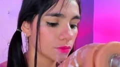 Webcam fun mature brunette with toys cum on cam