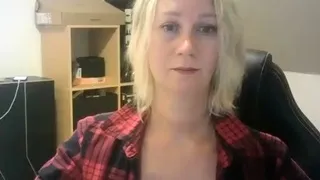 amateur blonde solo webcam