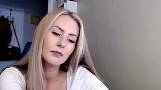 Blonde babe scarlet solo webcam