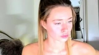 Hot amateur webcam teen masturbates for their fans