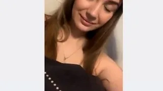 Hot brunette from squirt masturbating on webcam