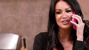 Foxy MILF housewife Jamie Michelle orders a happy ending massage.