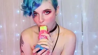 Cute amateur webcam teen girl toying pussy on webcam