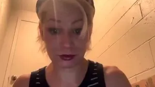 Close up MILF masturbation