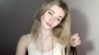 Small titted babe toys her pussy on webcam