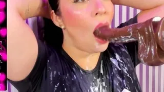 Webcam fun mature brunette with toys cum on cam