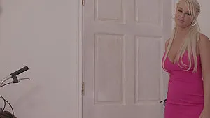 London River loves sucking a cock before taking it in her pussy