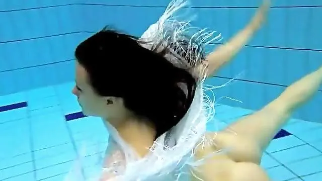 Teen girl is an erotic beauty underwater