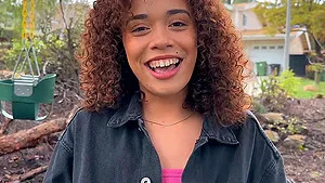 Curly hottie Willow Ryder drops on her knees for a messy facial