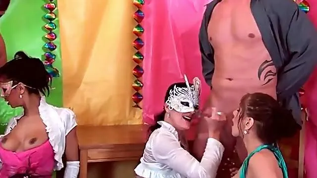 Pissing and cumming is hot in group video