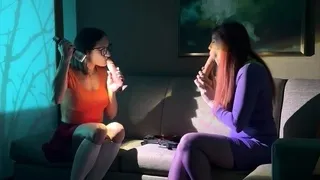 Blonde teen climaxes fingering and using toy in hd