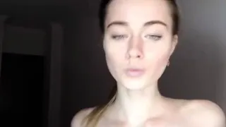 Amateur webcam babe showing her sexual goods