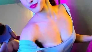 Hot amateur webcam teen masturbates for their fans