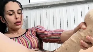 Amateur brunette double toying on webcam