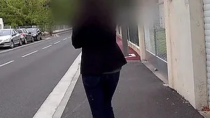 19 years old brunette with big tits does porn casting