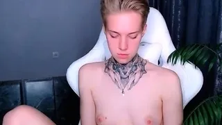 Cute blonde amateur webcam teen masturbating