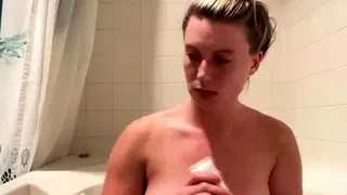 Big boob brunette masturbates on webcam