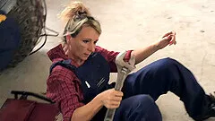 Balls deep fucking with a cock hungry amateur MILF who loves cum