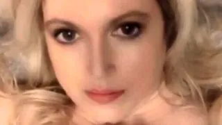 amateur blonde solo webcam