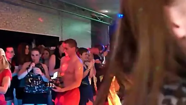 Male stripper cocks need sucking at a wild club