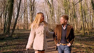 Good looking babe Joy Latoya wants to fuck in the woods