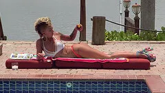 Big butt chick Bella Bellz gets her cunt fucked by a white stud