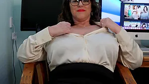 Hot BBW Carol Brown gets naked and shows her fat figure