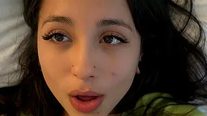 Homemade video in HD POV with Mi Ha Doan being nicely fingered