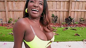 Outdoor dicking with naughty Naomi Foxxx and her hubby - HD