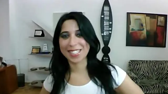 He gets the hottie naked and she sucks his bone