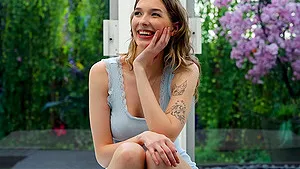 Hot ass blondie Bea drops her dress and gets fucked during casting