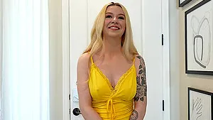 Dakota Williams using a vibrator before getting her cunt smashed