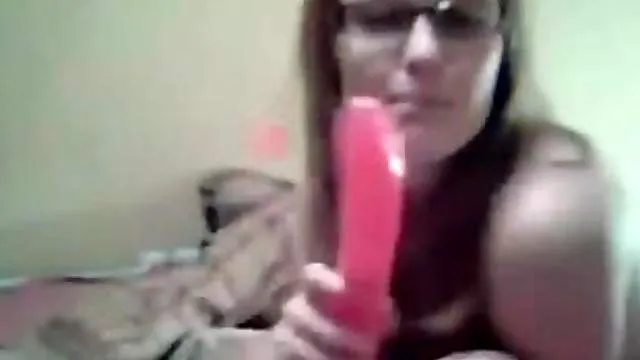 Two total cuties masturbate on webcam