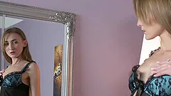 Quickie fucking with irresistible Kira Parvati ends with a cumshot