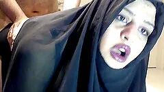 Fat muslim woman fucks at home