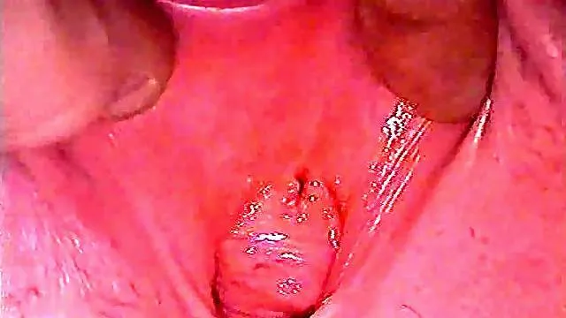 Up close of fat chick pussy that squirts