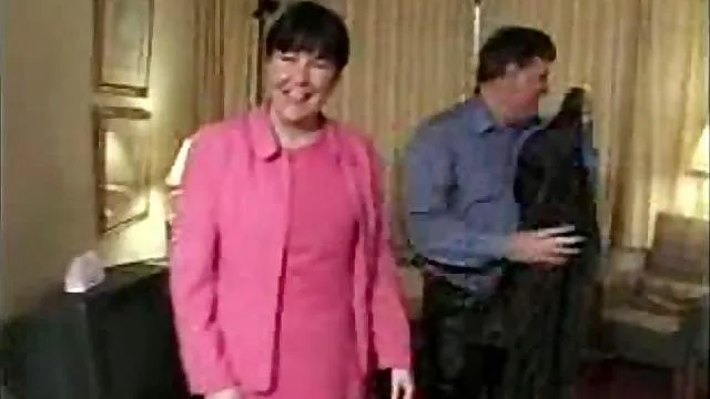 Mature beauty takes a load on her face