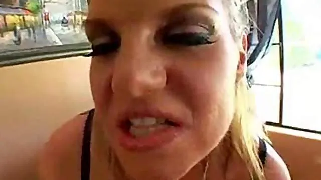 Double penetration for fabulous blonde mom