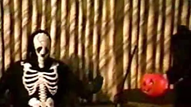 Wife in a mask does interracial threesome