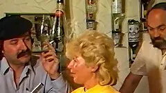 Hot Wife Reveals Her Amazing Deepthroating Skills - Retro 80er