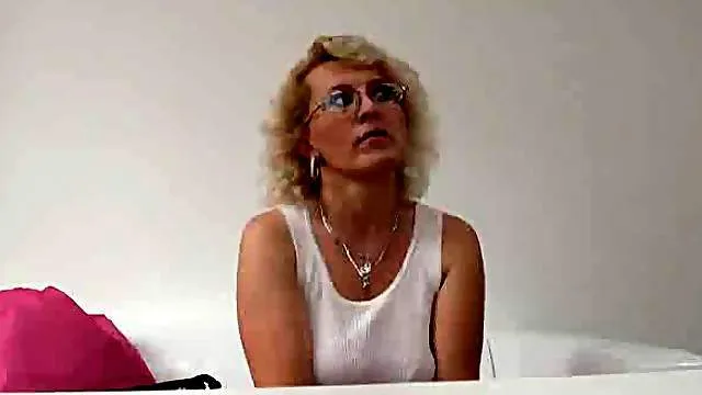 Mature in glasses has a good fuck