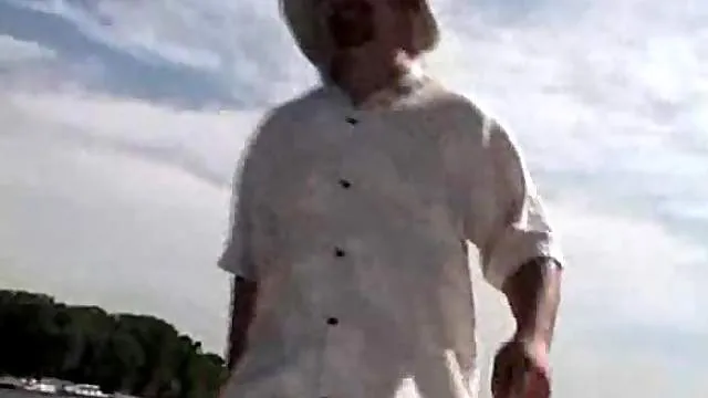 Park the boat and have a hot threesome