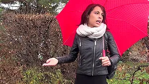 Brunette chick sucking a hard cock in the back of a car - HD