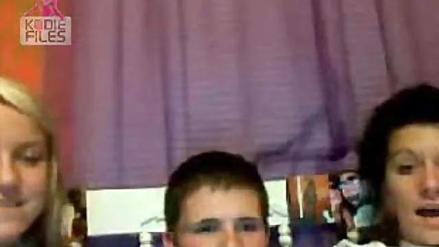 Webcam show features college girls showing pussy