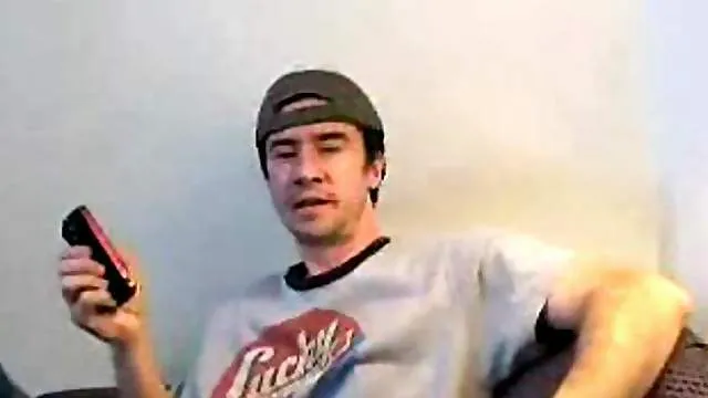 Huge cumshot all over the milf pussy