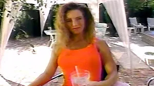 Outdoor fucking by the pool in a homemade video with a hot chick