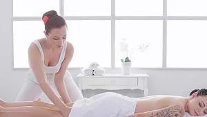 Alya Stark enjoys while gently fingering Sydney Love's cunt