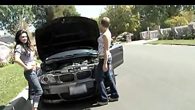 Chick in the back of the car fool around